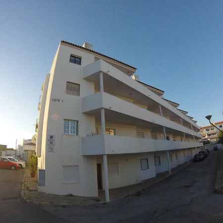 Apartamento A11 - 800M Da Praia 阿尔布费拉 外观 照片